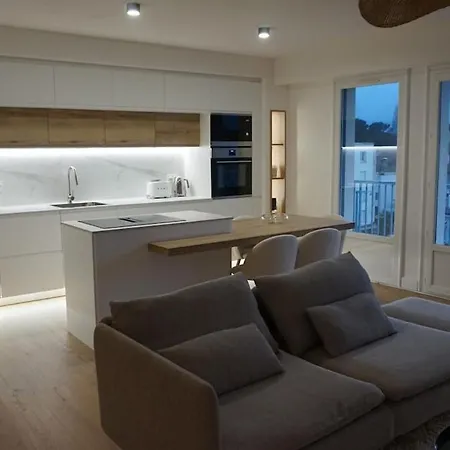 Appartement T 3 Place Des Palmiers Les Pins