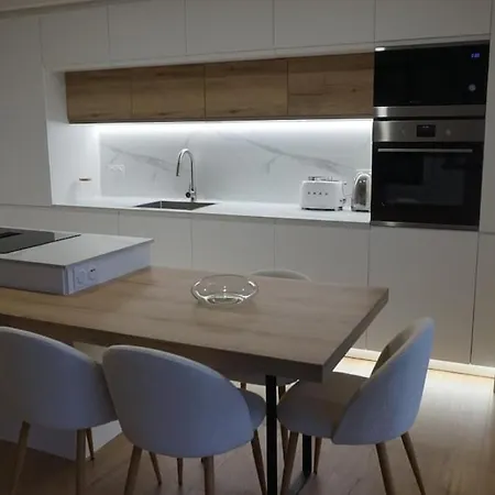 Appartement T 3 Place Des Palmiers Les Pins